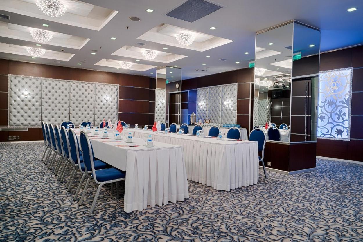 Ramada By Wyndham Ankara Hotel Exterior photo